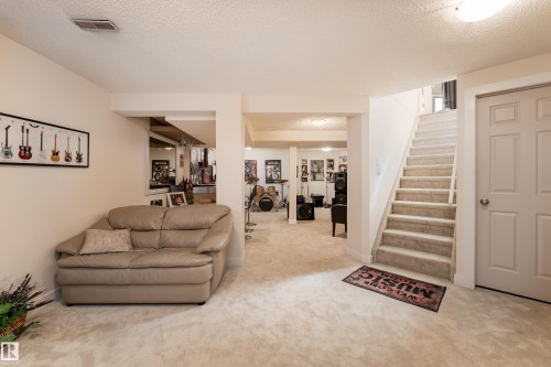 18919 91 Avenue Nw, Edmonton, AB 