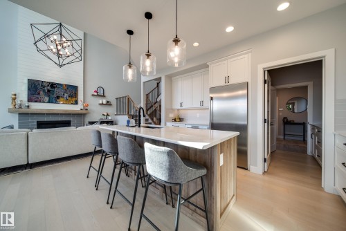 6843 Knox Loop Sw, Edmonton, AB 