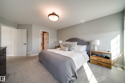 6843 Knox Loop Sw, Edmonton, AB 
