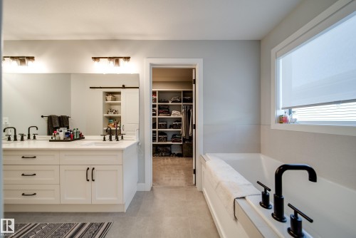 6843 Knox Loop Sw, Edmonton, AB 