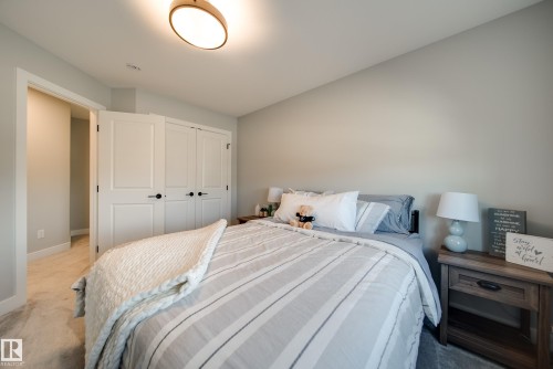 6843 Knox Loop Sw, Edmonton, AB 