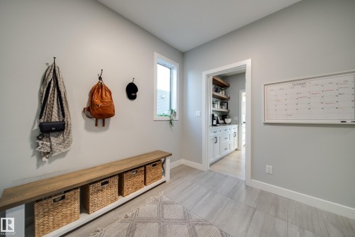 6843 Knox Loop Sw, Edmonton, AB 