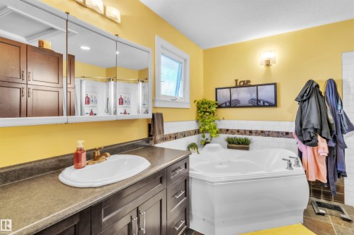 Additional content - 76 Gariepy Crescent Nw, Edmonton, AB 