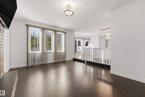 18907 90 Avenue Nw, Edmonton, AB 
