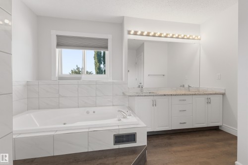 18907 90 Avenue Nw, Edmonton, AB 