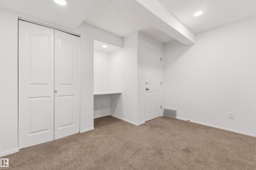 18907 90 Avenue Nw, Edmonton, AB 