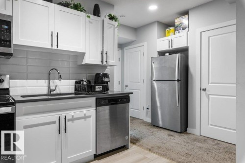 9355 Pear Link Link Sw, Edmonton, AB 