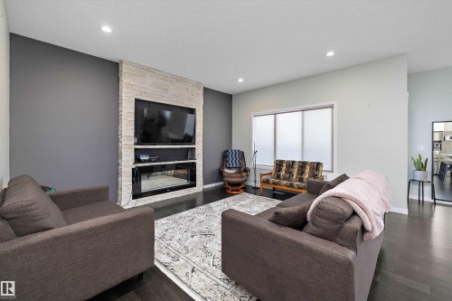 2927 11 Street Nw, Edmonton, AB 