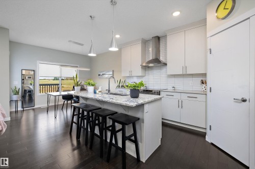 2927 11 Street Nw, Edmonton, AB 