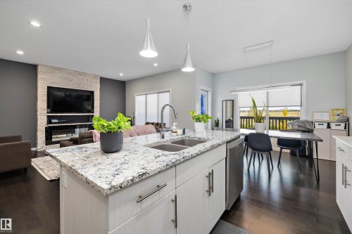 2927 11 Street Nw, Edmonton, AB 