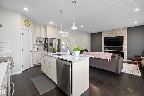 2927 11 Street Nw, Edmonton, AB 