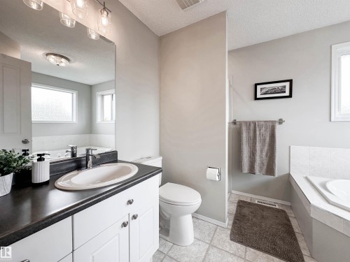 4 Orchid Place, St. Albert, AB 