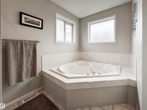 4 Orchid Place, St. Albert, AB 