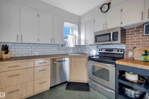 10647 68 Avenue Nw, Edmonton, AB 
