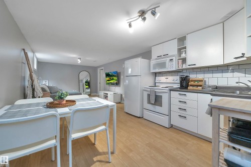 10647 68 Avenue Nw, Edmonton, AB 