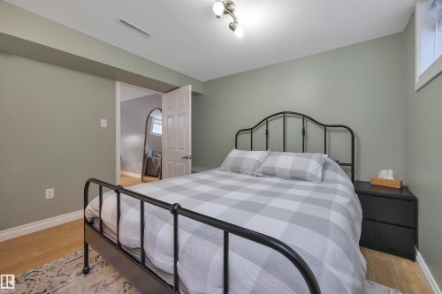 10647 68 Avenue Nw, Edmonton, AB 