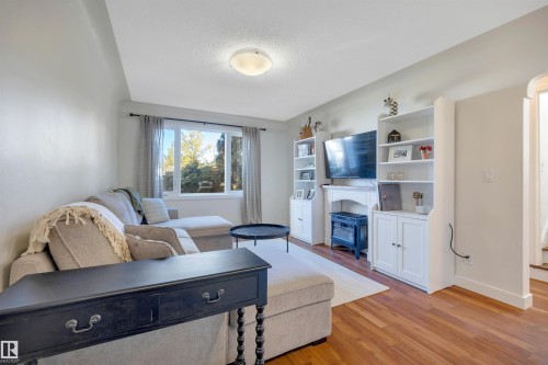 10647 68 Avenue Nw, Edmonton, AB 