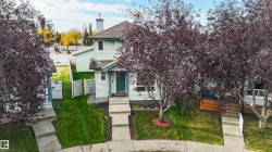 460 GIBB Wynd NW  Edmonton, AB T5T 6W7