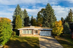 24 VALLEYVIEW Crescent NW  Edmonton, AB T5R 5S4