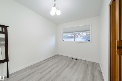 24 Valleyview Crescent Nw, Edmonton, AB 