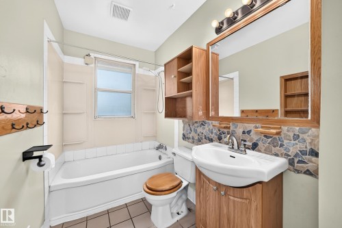 9605 157 Street Nw, Edmonton, AB 