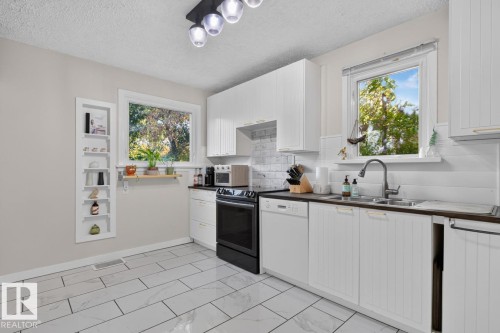 11953 St Albert Trail Nw, Edmonton, AB 