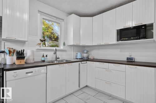 11953 St Albert Trail Nw, Edmonton, AB 