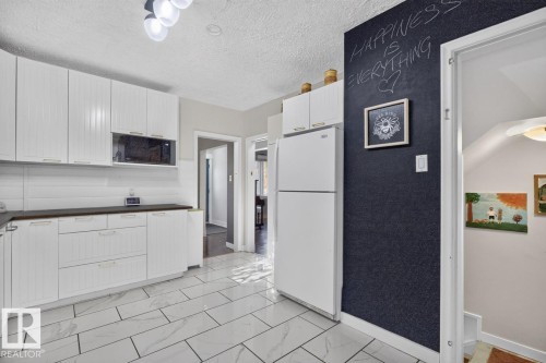 11953 St Albert Trail Nw, Edmonton, AB 