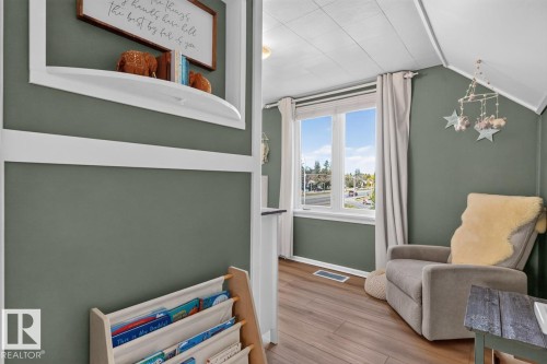 11953 St Albert Trail Nw, Edmonton, AB 