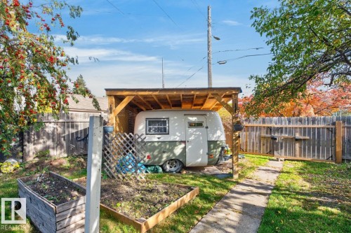11953 St Albert Trail Nw, Edmonton, AB 