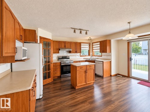 2331 37B Avenue Northwest , Edmonton, AB T6T 1N9 5