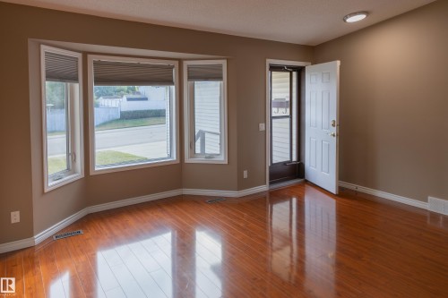 1016 48 Street Nw, Edmonton, AB 