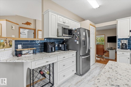 Kitchen - 7 Linkside Pl, Spruce Grove, AB 