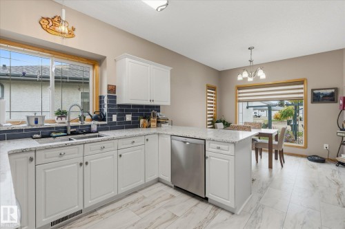 Kitchen - 7 Linkside Pl, Spruce Grove, AB 