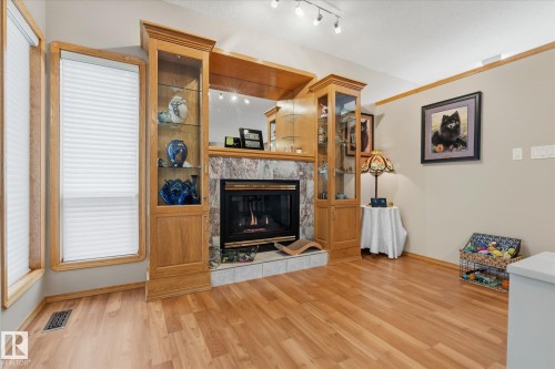 Living room - 7 Linkside Pl, Spruce Grove, AB 