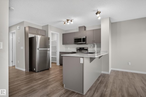 9330 Cooper Bend Sw, Edmonton, AB 