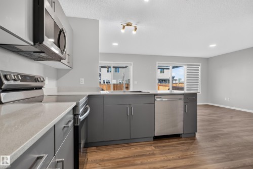 9330 Cooper Bend Sw, Edmonton, AB 
