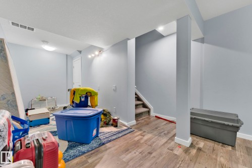 5914 Anthony Crescent Sw, Edmonton, AB 