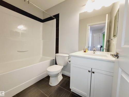 #25 445 Brintnell Bv Nw, Edmonton, AB 