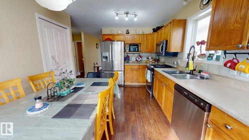 15135 43 Street Nw, Edmonton, AB 