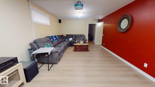 15135 43 Street Nw, Edmonton, AB 