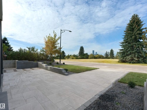 8915 Strathearn Drive Nw, Edmonton, AB 