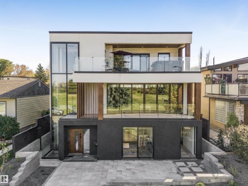 8915 Strathearn Drive Nw, Edmonton, AB 