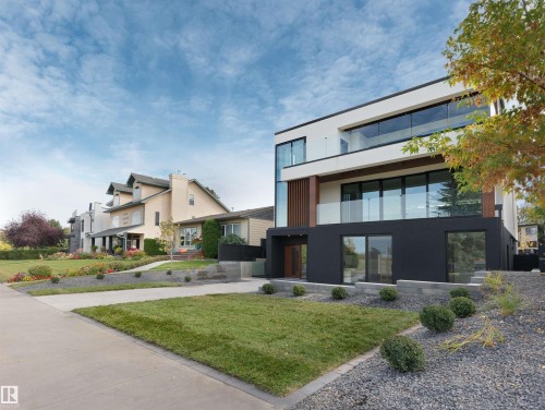 8915 Strathearn Drive Nw, Edmonton, AB 