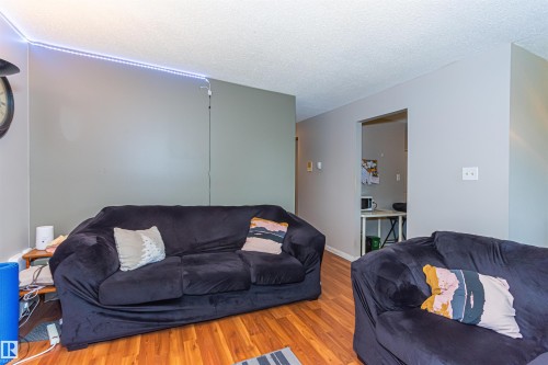 Wood-finish flooring - #6 3819 76 St Nw, Edmonton, AB 
