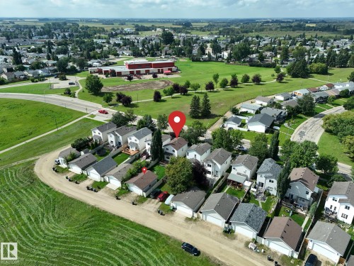 Residential setting with proximity to expansive green spaces and community buildings - 137 Michigan Street, Devon, AB 