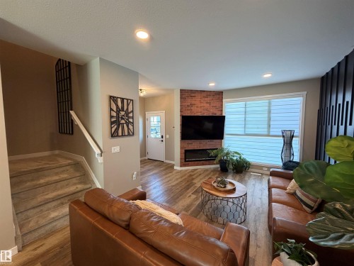 595 Meadowview Drive, Fort Saskatchewan, AB 