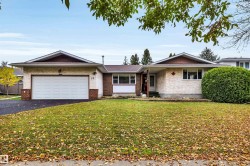25 Attwood Drive   St. Albert, AB T8N 2T4