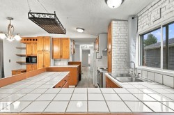2664 Lakeview Dr Northwest  Edmonton, AB T5S 1T7