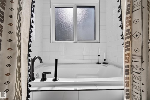 11207 75 Avenue Nw, Edmonton, AB 